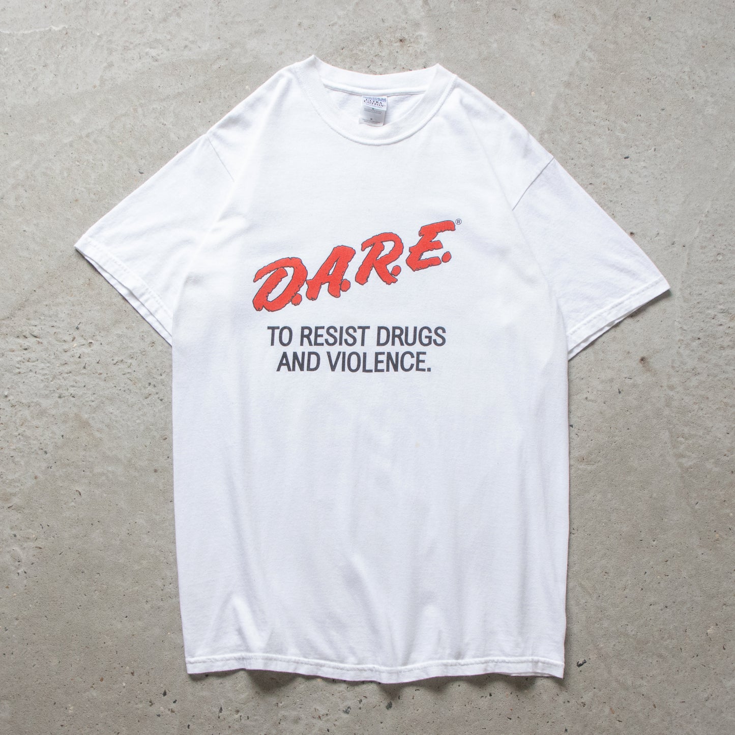 Vintage 2000 DARE To Resist Drugs and Violence Tee - M