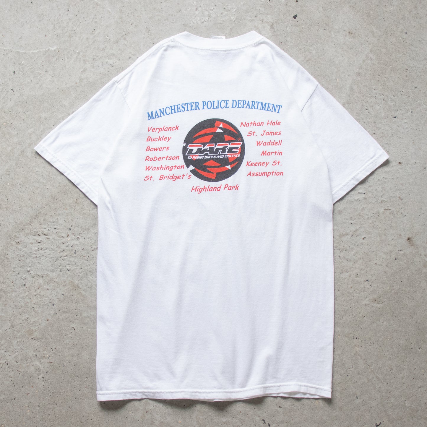 Vintage 2000 DARE To Resist Drugs and Violence Tee - M