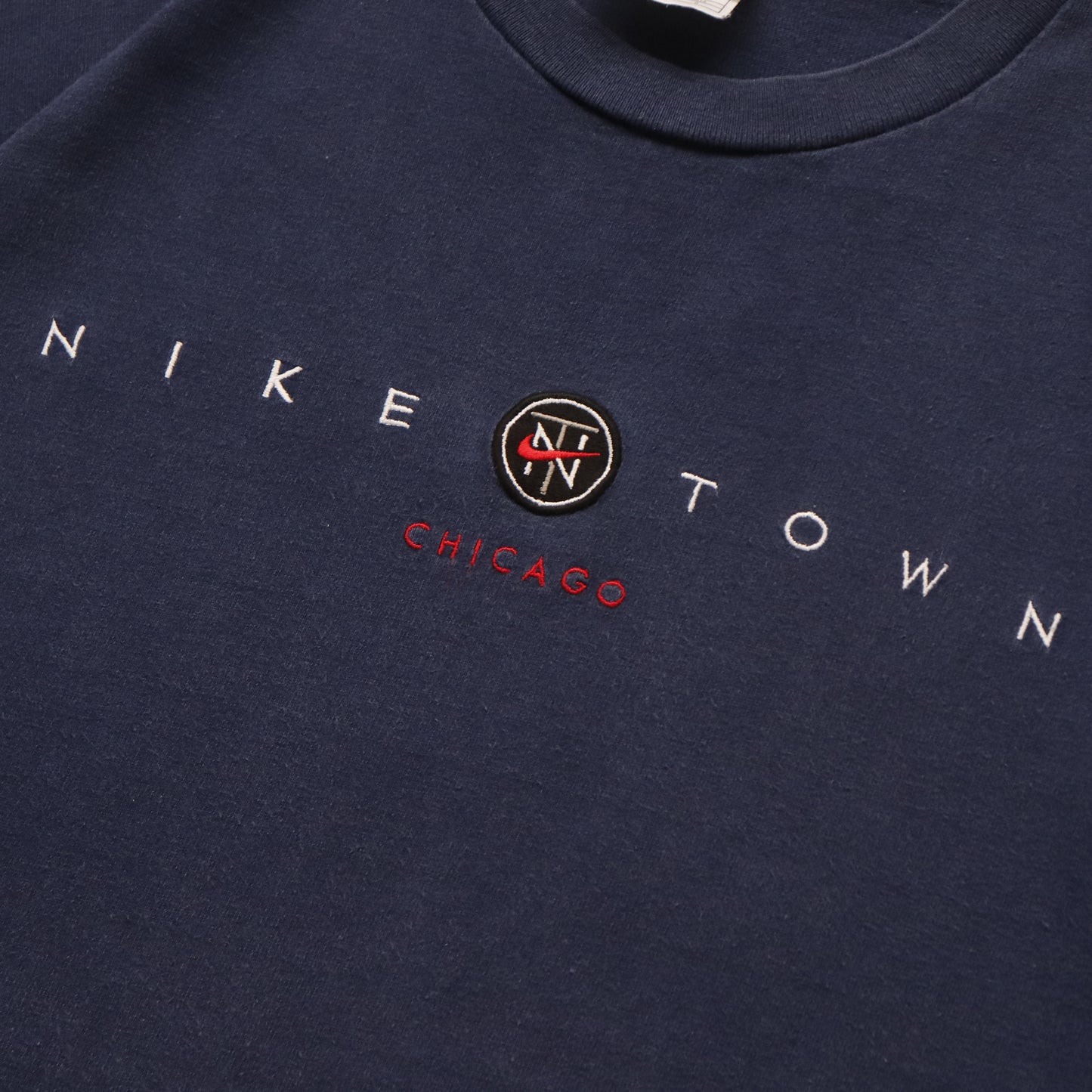 Vintage 90s Nike Town Chicago Tee - L